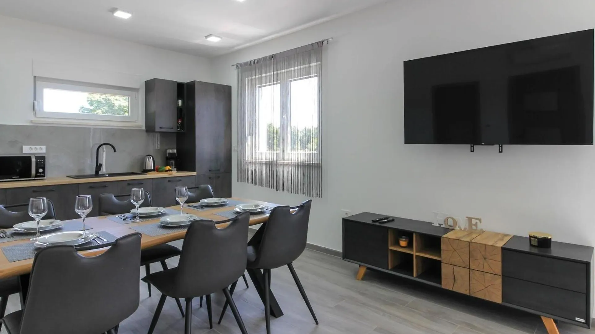 Ferienhaus Mit Privatpool Fuer 7 Personen Ca 130 Qm In Sisan, Istrien Suedkueste Von Istrien 0*, Sisan