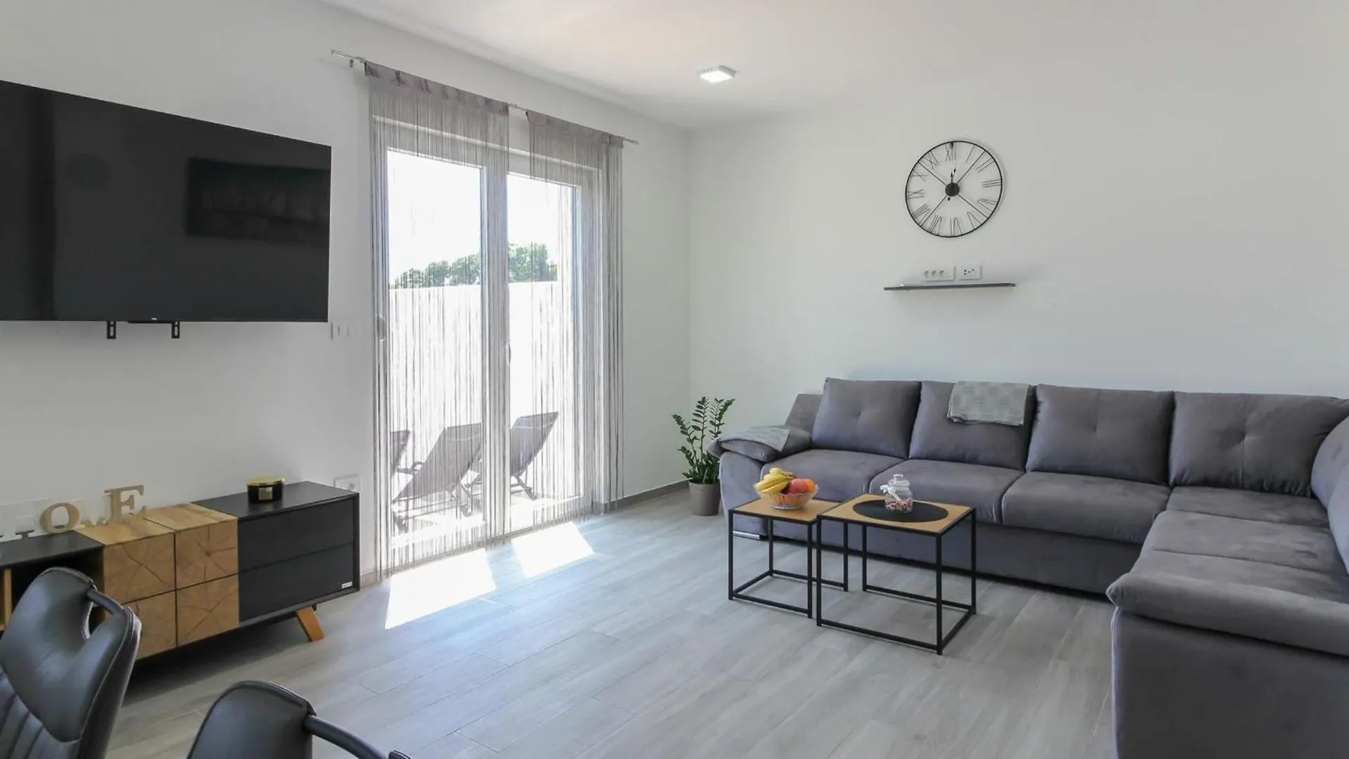 Ferienhaus Mit Privatpool Fuer 7 Personen Ca 130 Qm In Sisan, Istrien Suedkueste Von Istrien 0*, Sisan