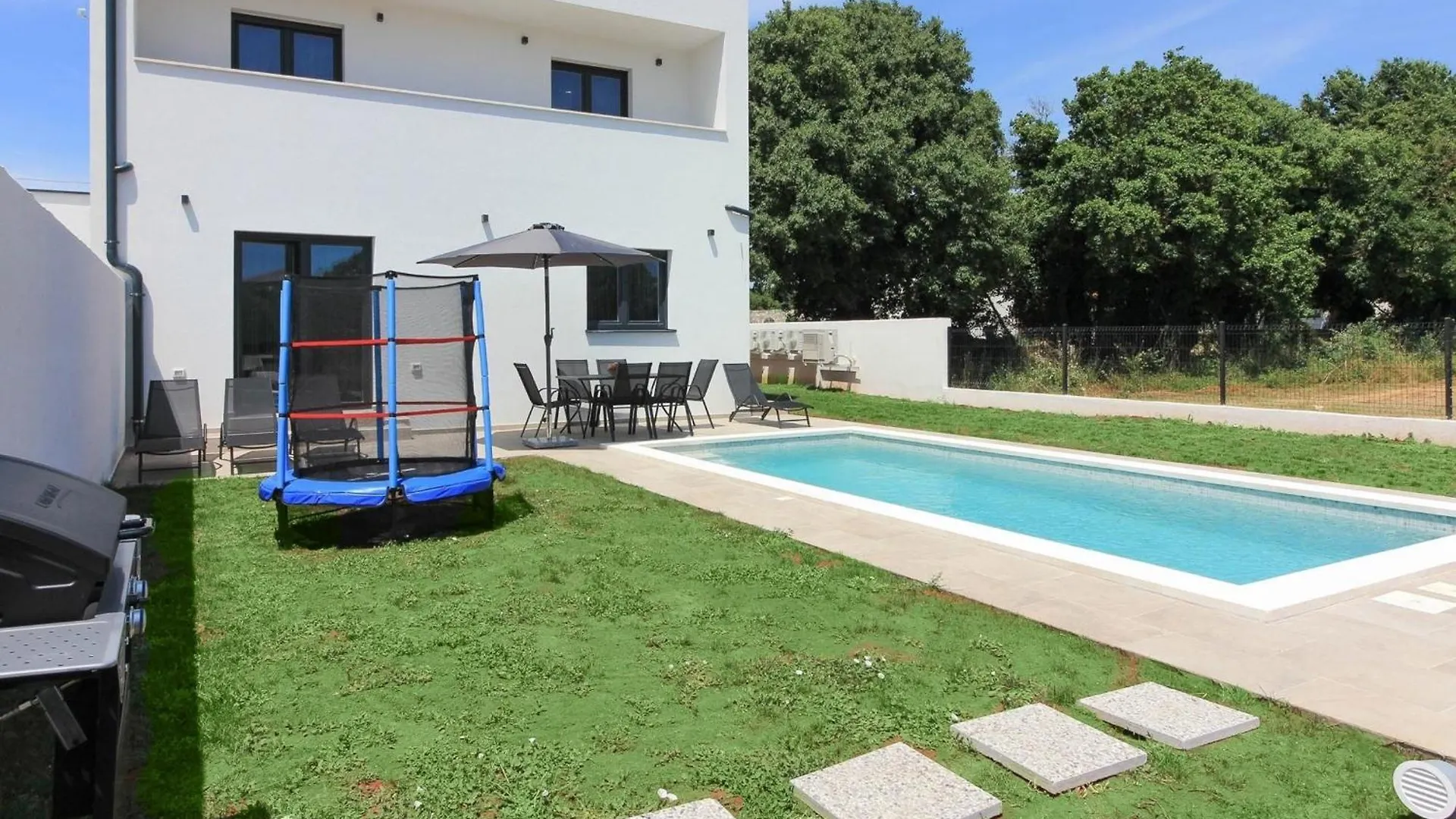 Ferienhaus Mit Privatpool Fuer 7 Personen Ca 130 Qm In Sisan, Istrien Suedkueste Von Istrien