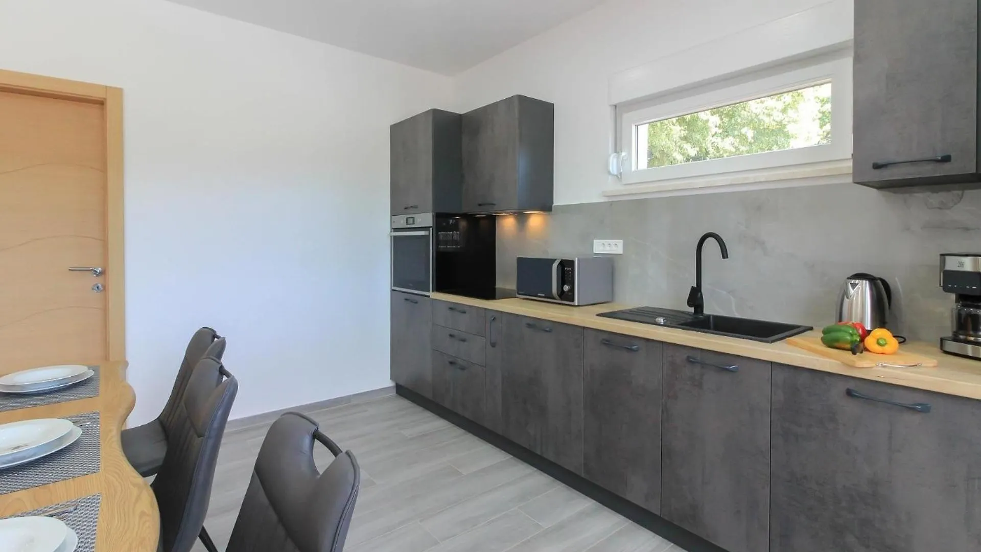 Ferienhaus Mit Privatpool Fuer 7 Personen Ca 130 Qm In Sisan, Istrien Suedkueste Von Istrien Croatia