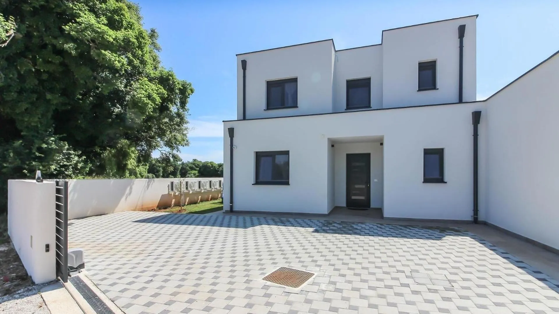 Ferienhaus Mit Privatpool Fuer 7 Personen Ca 130 Qm In Sisan, Istrien Suedkueste Von Istrien Croatia