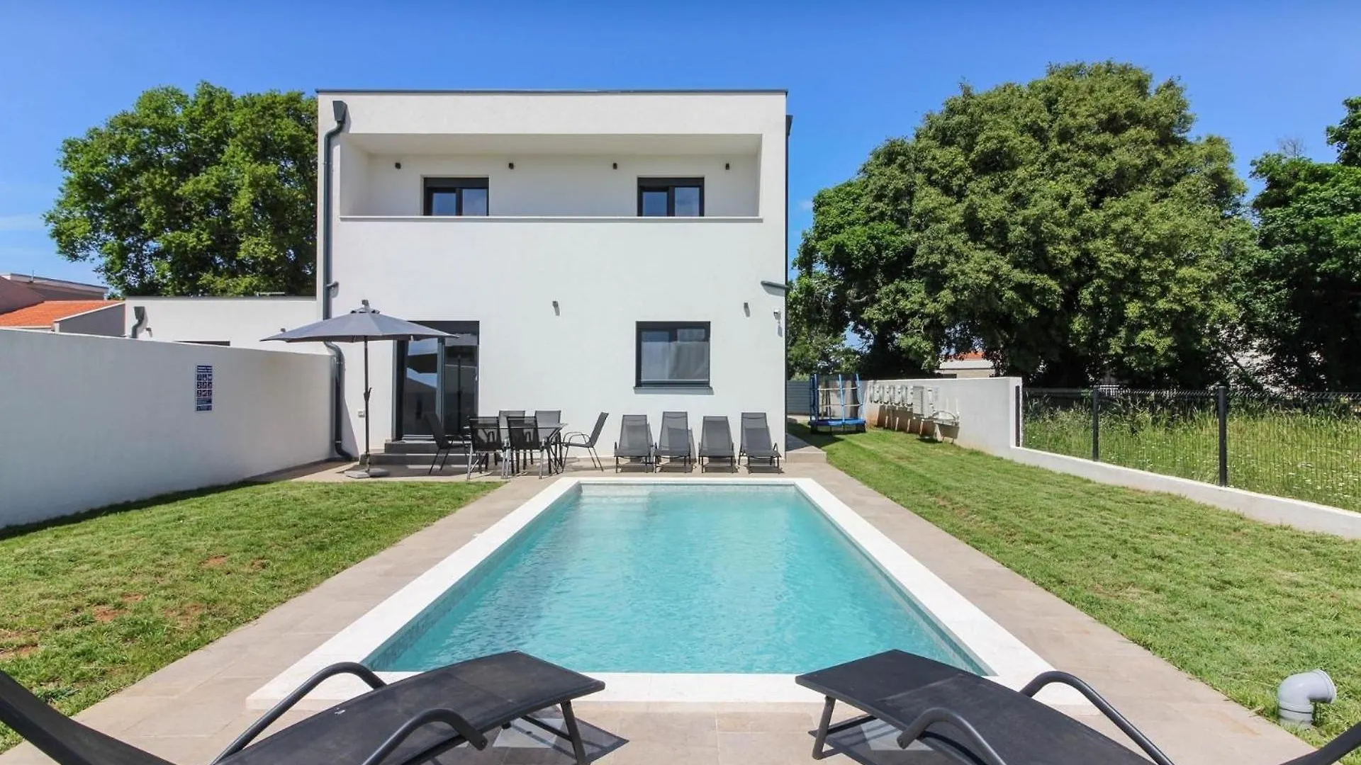 Ferienhaus Mit Privatpool Fuer 7 Personen Ca 130 Qm In Sisan, Istrien Suedkueste Von Istrien
