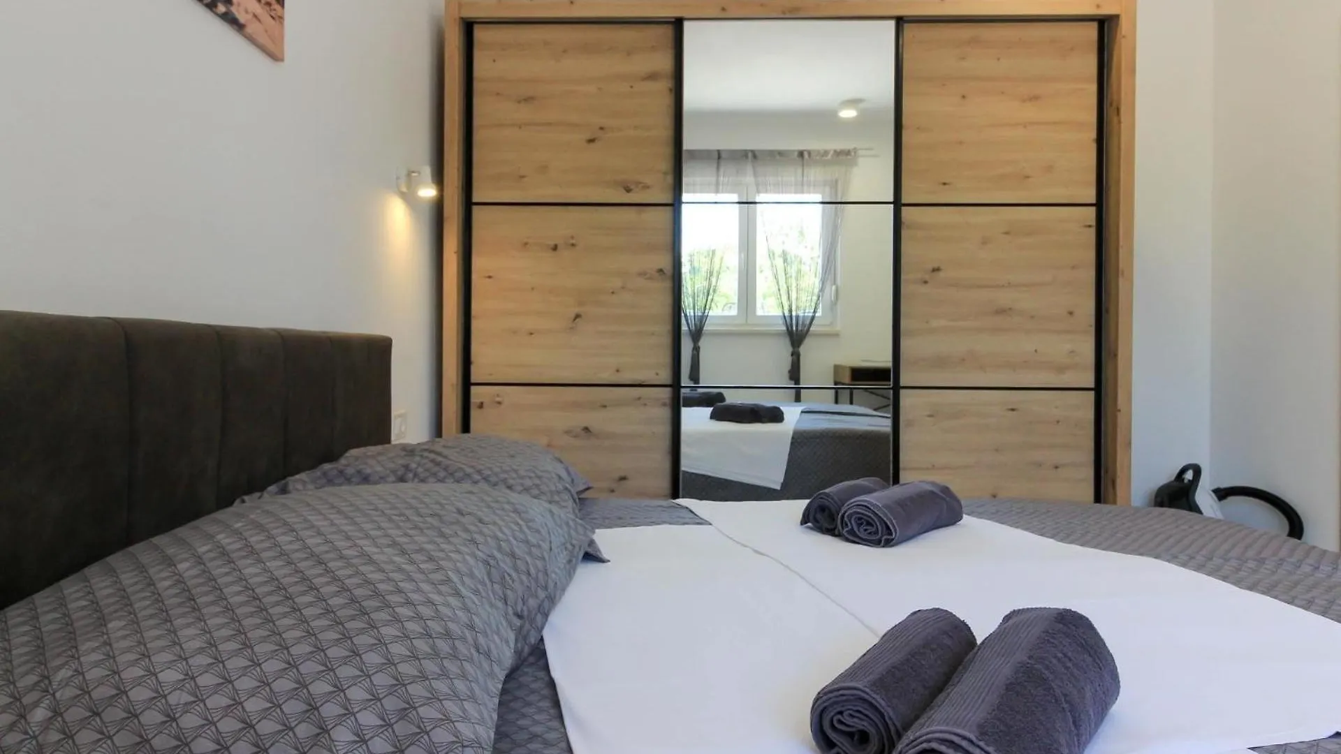 Ferienhaus Mit Privatpool Fuer 7 Personen Ca 130 Qm In Sisan, Istrien Suedkueste Von Istrien Sisan
